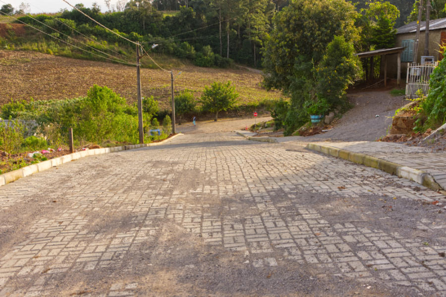 Concluído calçamento de rua na Área Verde