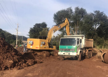 Mais uma via está em obras no interior do município