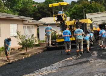 Mais um trecho da rua Senador Tarso Dutra foi asfaltado