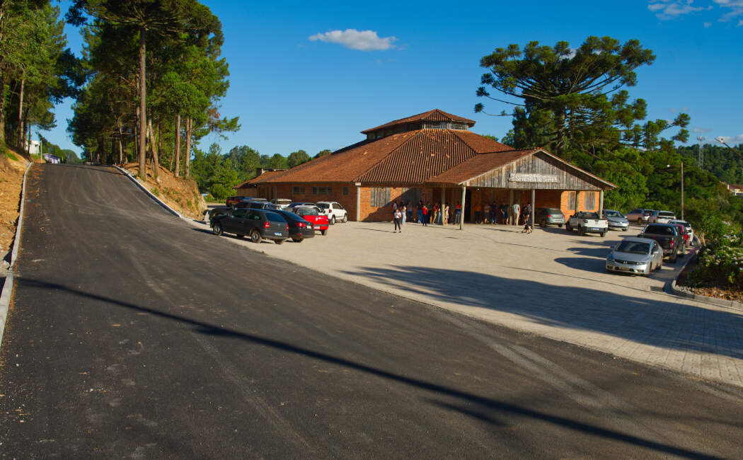 Inauguradas as obras de pavimentação na rua Germano Mezzomo e no entorno do CTG