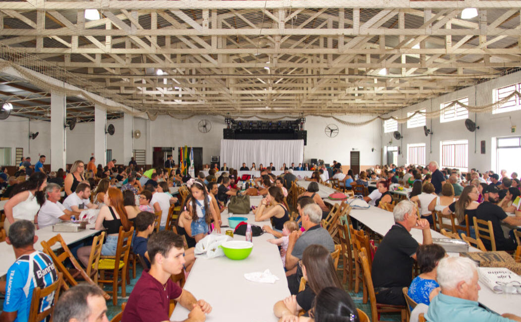 Sessão de posse aconteceu com grande participação dos vaninenses