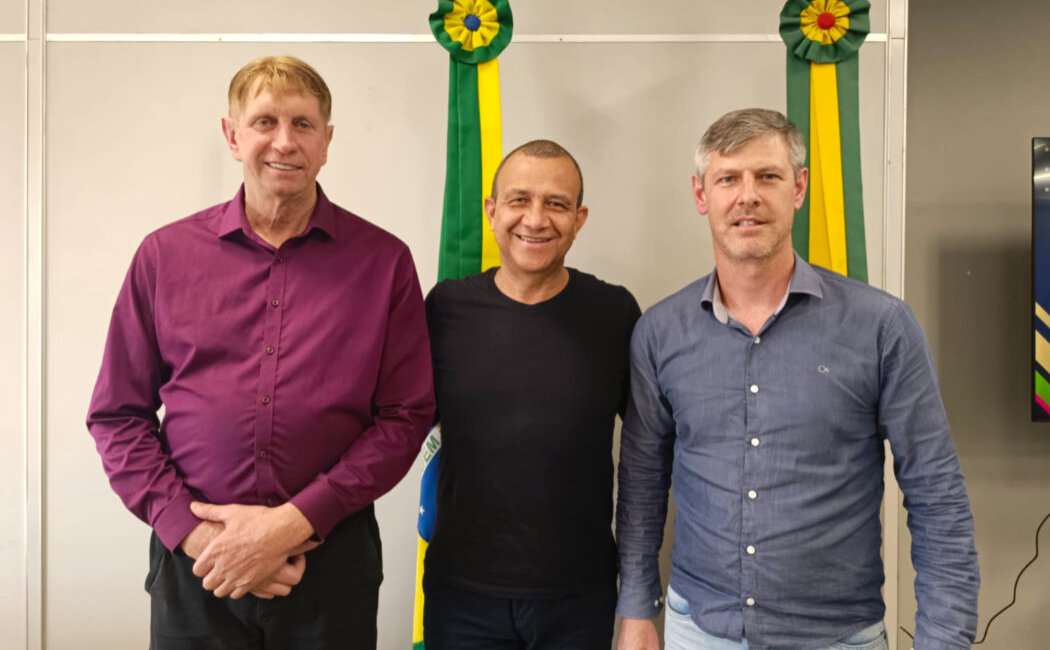 Prefeito e secretário participam de reuniões em Porto Alegre