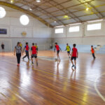 Escolinha promove a prática do futsal em Vanini