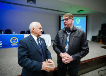 Prefeito e Vice-Prefeita participam de encontro do TCE-RS e firmam compromisso com a Primeira Infância